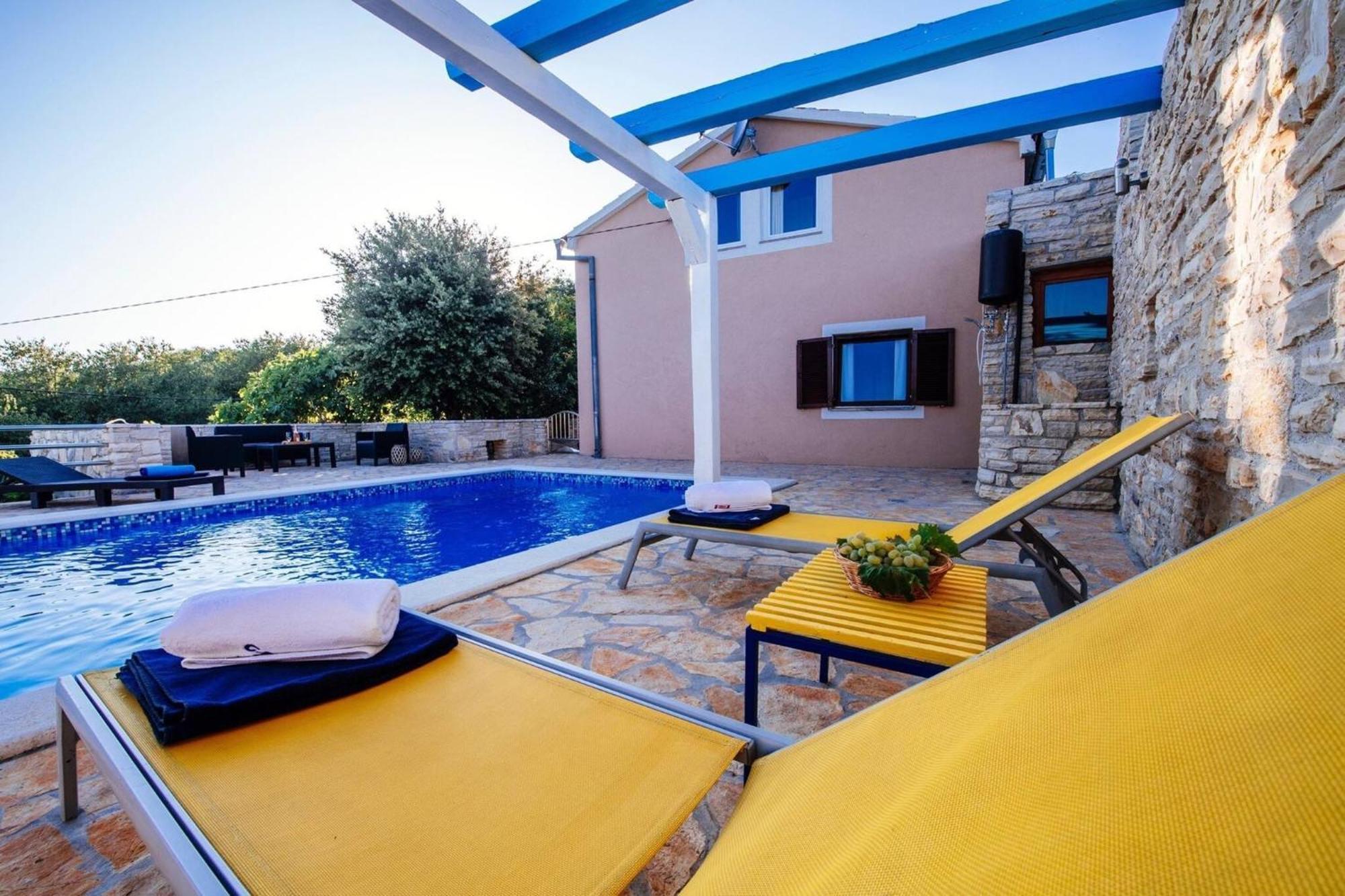 My Dalmatia - Holiday Home Korlat With Private Pool 벤코바츠 외부 사진