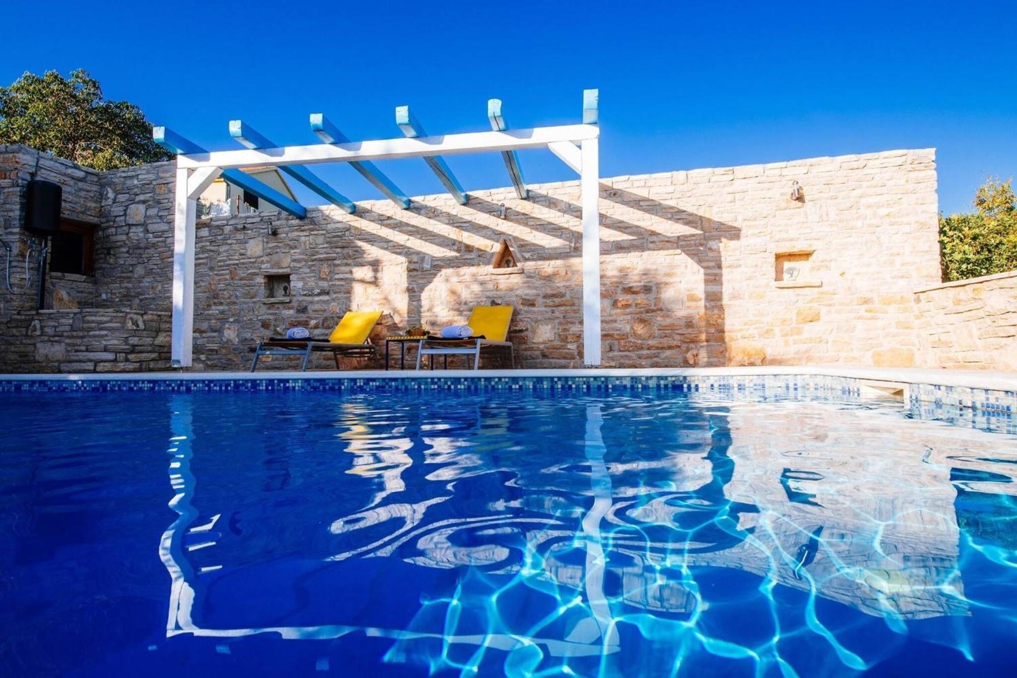 My Dalmatia - Holiday Home Korlat With Private Pool 벤코바츠 외부 사진