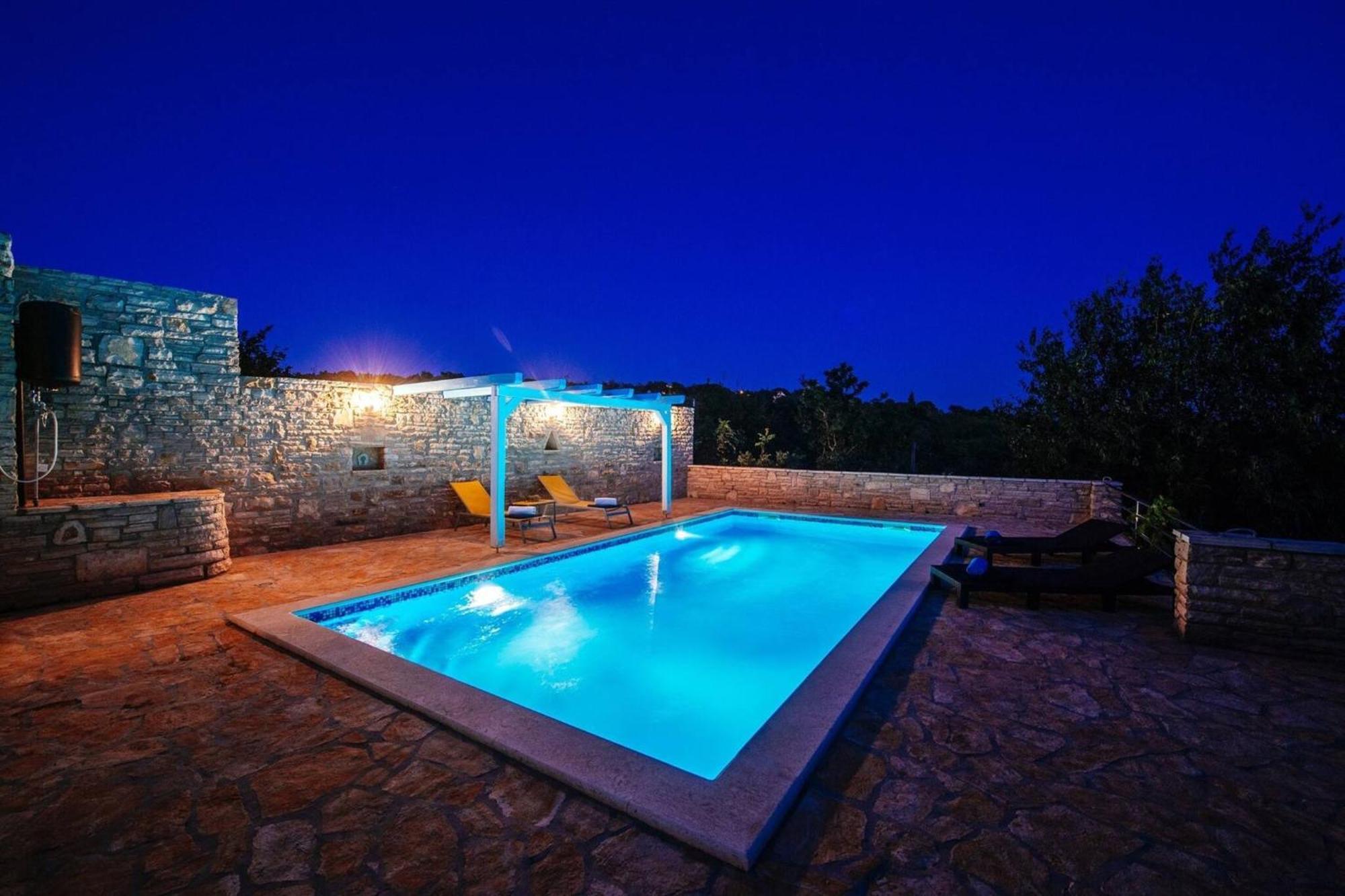 My Dalmatia - Holiday Home Korlat With Private Pool 벤코바츠 외부 사진